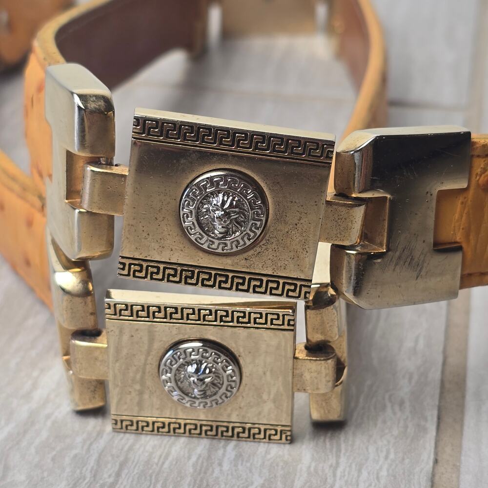 Vintage Versace Ostrich Leater Belt with lion head hinges - Picture 4 of 9